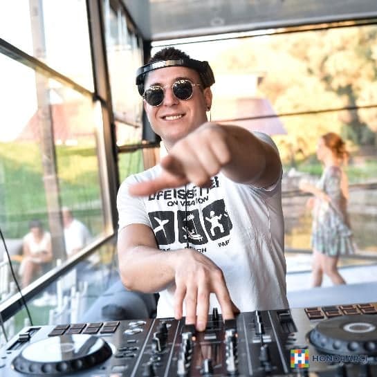 IZNAJMLJIVANJE DJ-A - slika 2