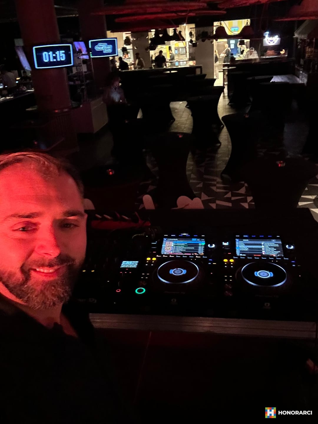 DJ za proslave Beograd – Profesionalni DJ za svadbe, rođendane i sve vrste događaja – slika 3