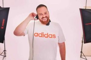 DJ sa profesionalnim ozvučenjem