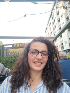 Italijanski jezik i prevođenje, pisanje tekstova za pjesme i priče. Pisanje biografija