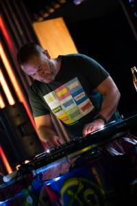 DJ za proslave, rodjendane, zurke i korporativne dogadjaje