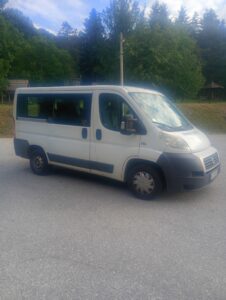 Kombi prevoz putnika 8+1